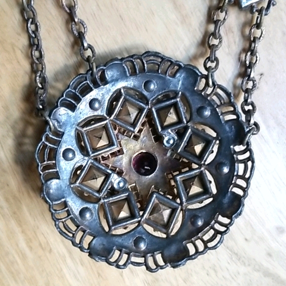 Vintage Antique 1920s Art Deco Gold Tone Brass Rhinestone Medallion Necklace - Picture 13 of 16